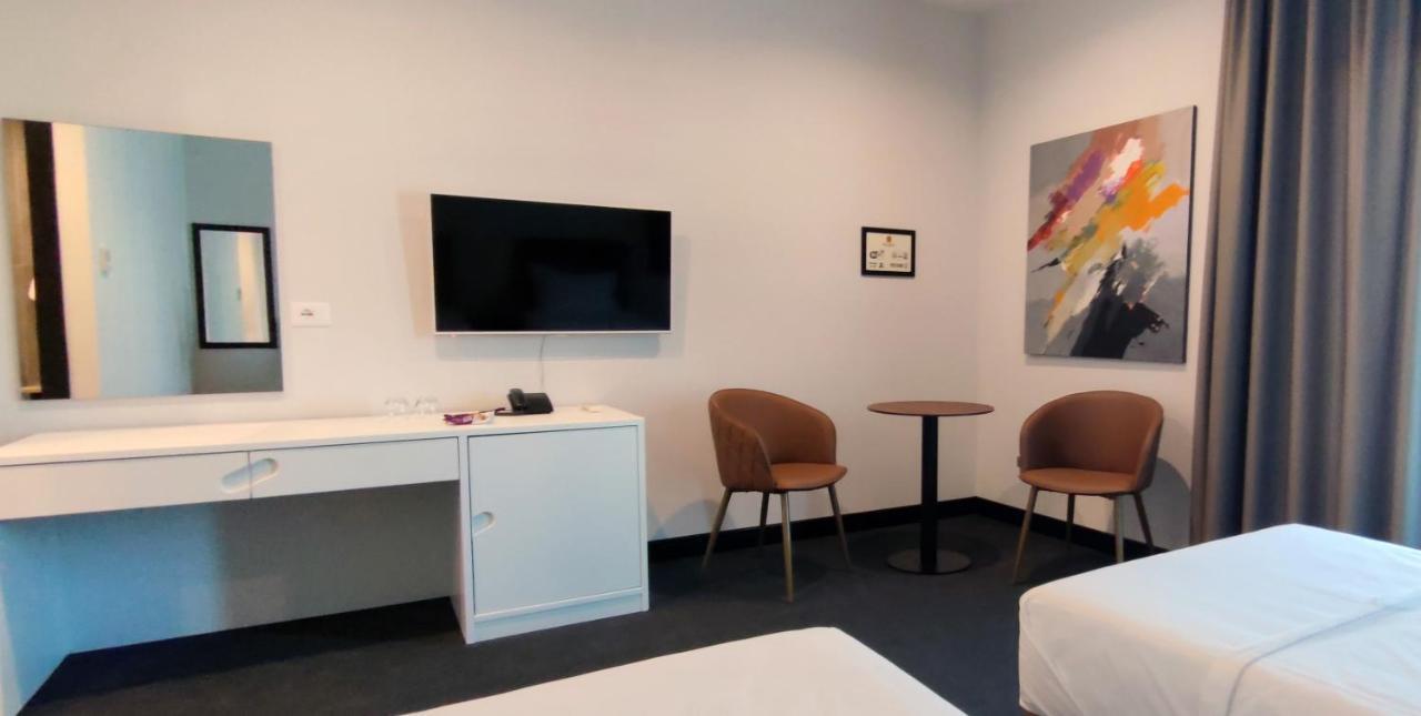דורס Hotel Delta Premium מראה חיצוני תמונה